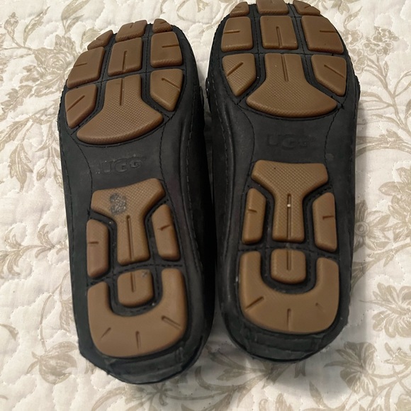 Ugg Driving Moccasins - Picture 5 of 6